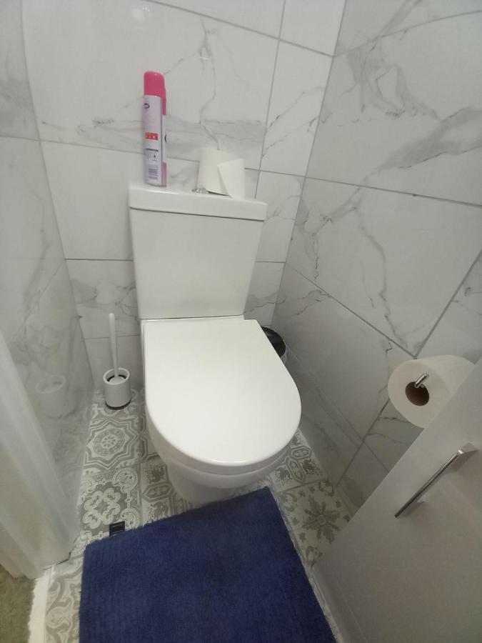 Mari London Holiday Room イルフォード エクステリア 写真